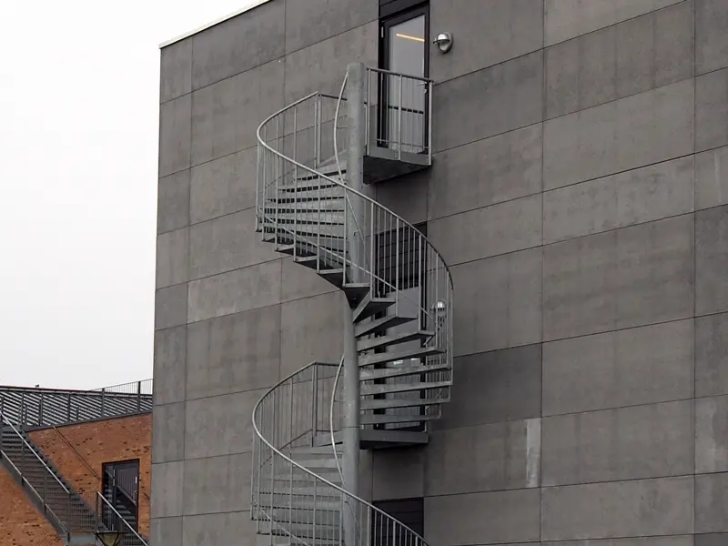 Brandtrappe på gavlen af en 3 etager bygning